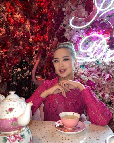 Эскортница Каролина